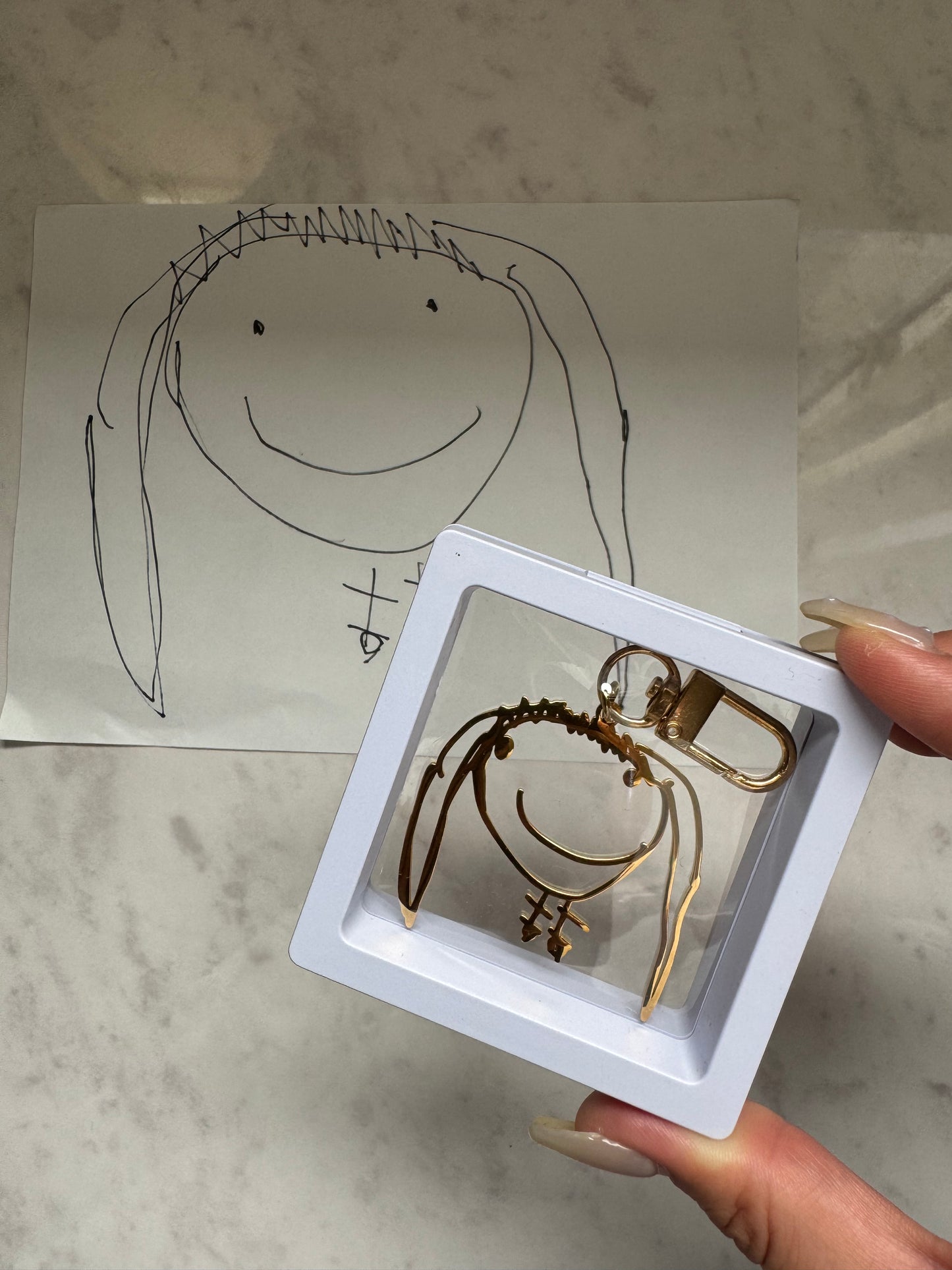 子供の絵をキーホルダーに。（母の日、父の日、敬老の日ギフトにも）